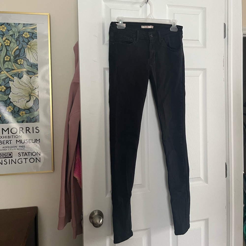 Women’s Levi Jeans 711